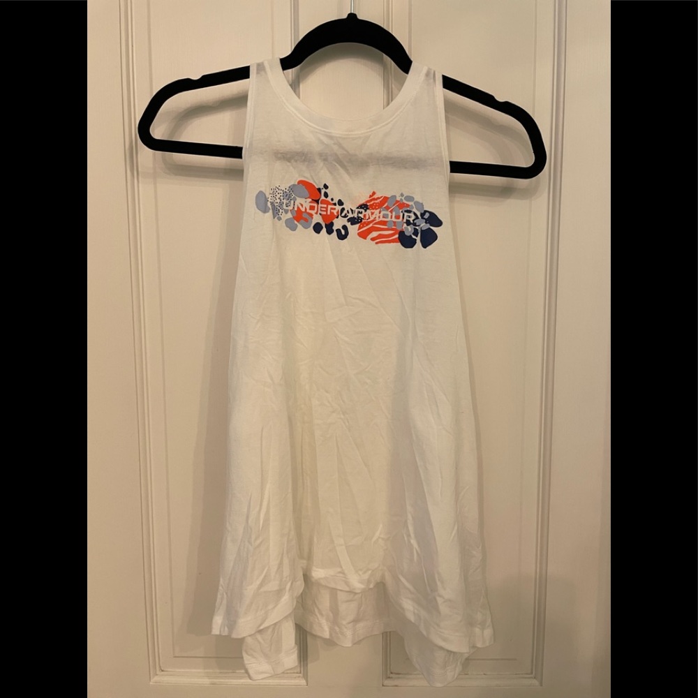 Under Armour loose women’s heat gear tank size medium. New without tags